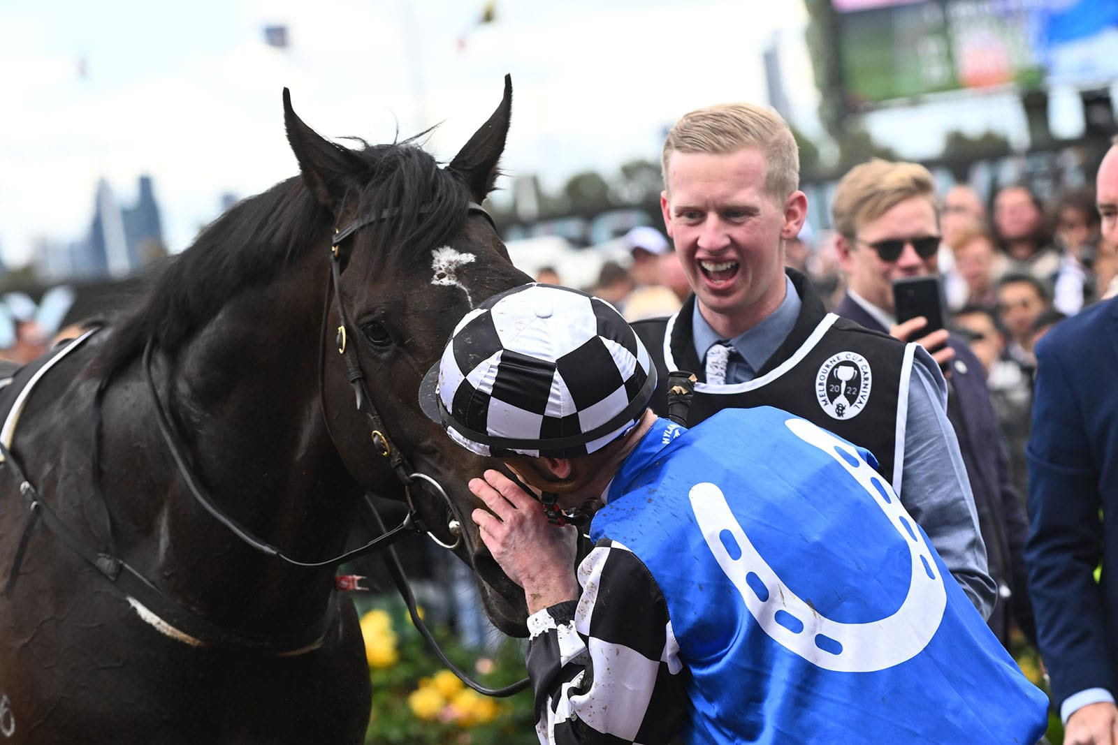 162. Melbourne Cup - İçinde İnanılmaz Öyküler Barındıran Koşu 2